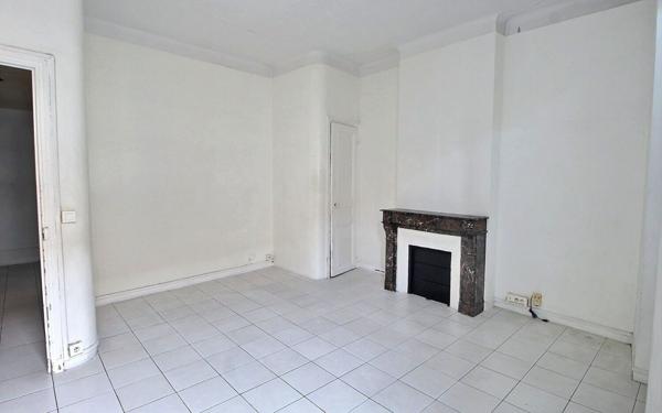Appartement à vendre    3 pièces • 57,88 m2 Marseille 6