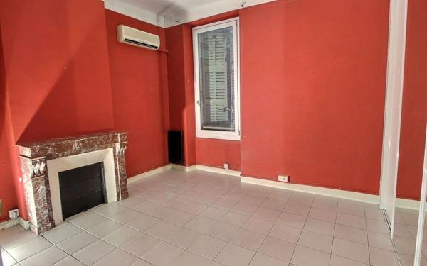 Appartement à vendre    3 pièces • 57,88 m2 Marseille 6