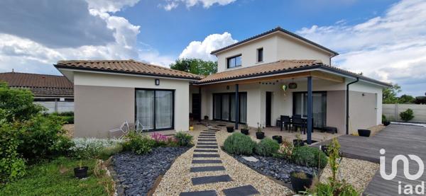 Maison d’architecte 7 pièces de 167 m² à Blanquefort (33290)