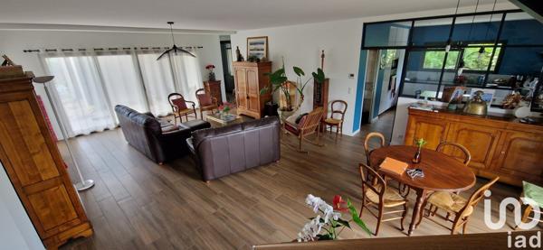 Maison d’architecte 7 pièces de 167 m² à Blanquefort (33290)