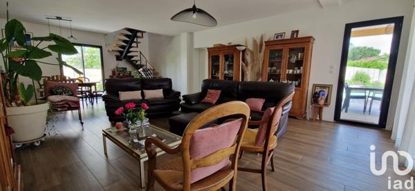Maison d’architecte 7 pièces de 167 m² à Blanquefort (33290)