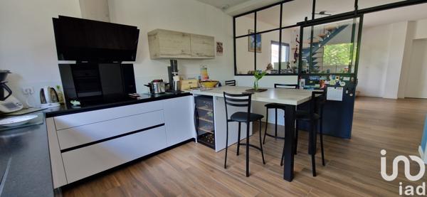 Maison d’architecte 7 pièces de 167 m² à Blanquefort (33290)