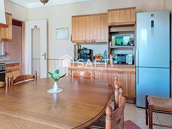 Maison 263 m² + T3 indépendant – Terrain 1000 m² – Double garage – Saint-Jean