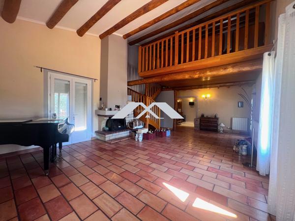 Maison 177 m² Piscine Terrain 2 800 m² constructible Grand garage