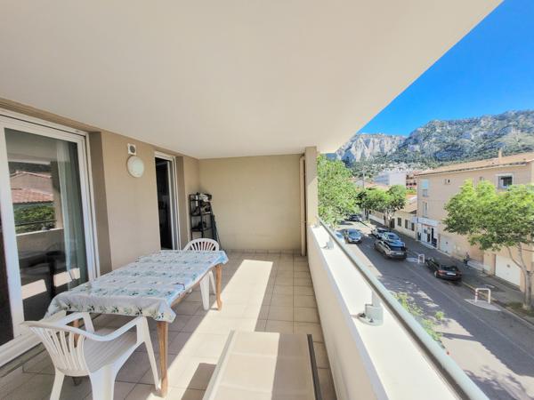 Appartement
         4 pièces
        - 96 m² Bien prestige