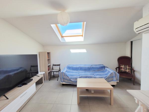 Appartement
         4 pièces
        - 96 m² Bien prestige