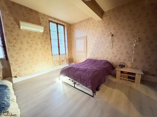 Immeuble mixte - 300m2-habitation et commerce