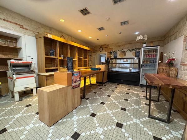 Immeuble mixte - 300m2-habitation et commerce