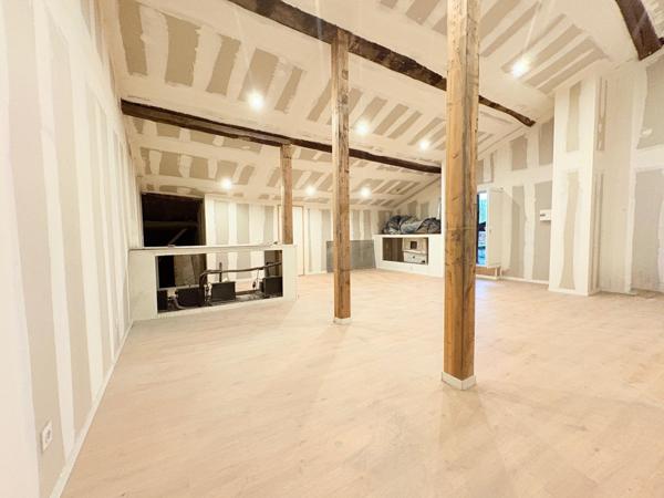 Immeuble mixte - 300m2-habitation et commerce