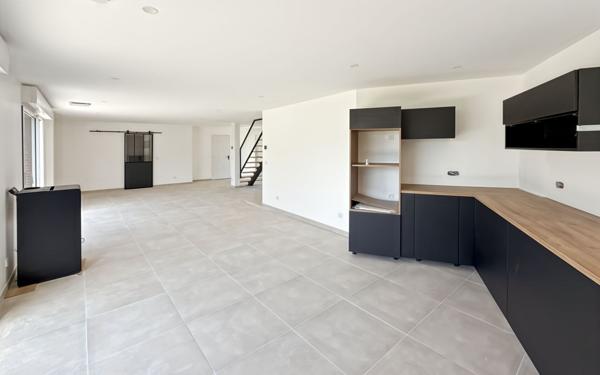 Maison à vendre    5 pièces • 164 m2 Saint-Cyr-en-Val