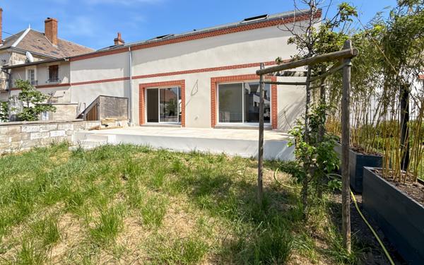 Maison à vendre    5 pièces • 164 m2 Saint-Cyr-en-Val