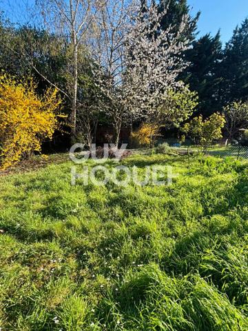 REZ-DE-JARDIN 250 m² - 15 minute RER C