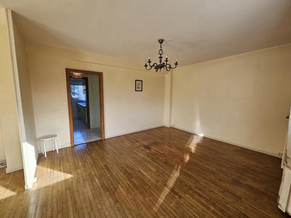 POITIERS, Appartement de type 3 d'environ 65 m² avec balcon.