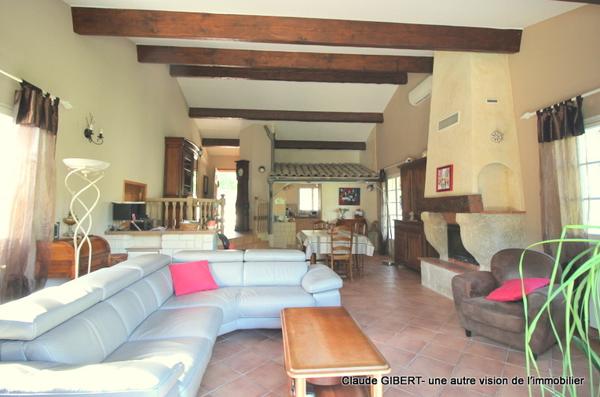 Vailhauquès (34570) Maison 7 pièces avec un grand sous-sol exploitable, piscine, jardin arboré à Vailhauquès