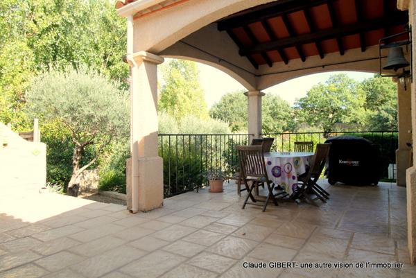 Vailhauquès (34570) Maison 7 pièces avec un grand sous-sol exploitable, piscine, jardin arboré à Vailhauquès