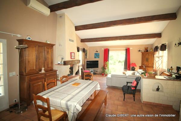 Vailhauquès (34570) Maison 7 pièces avec un grand sous-sol exploitable, piscine, jardin arboré à Vailhauquès