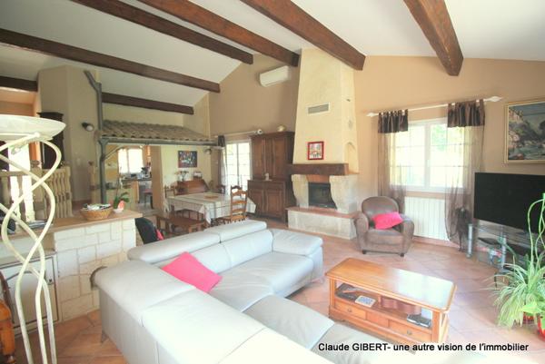 Vailhauquès (34570) Maison 7 pièces avec un grand sous-sol exploitable, piscine, jardin arboré à Vailhauquès