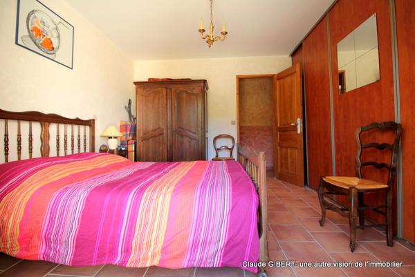 Vailhauquès (34570) Maison 7 pièces avec un grand sous-sol exploitable, piscine, jardin arboré à Vailhauquès