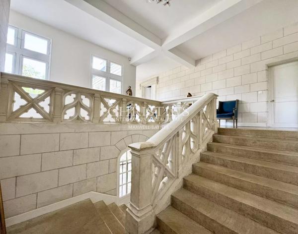 Château historique de la vallée de la Loire, superbement rénové, dans son parc de 5 hectares.