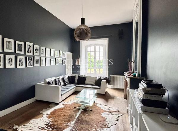 Château historique de la vallée de la Loire, superbement rénové, dans son parc de 5 hectares.