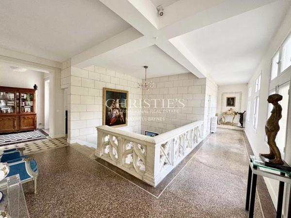 Château historique de la vallée de la Loire, superbement rénové, dans son parc de 5 hectares.