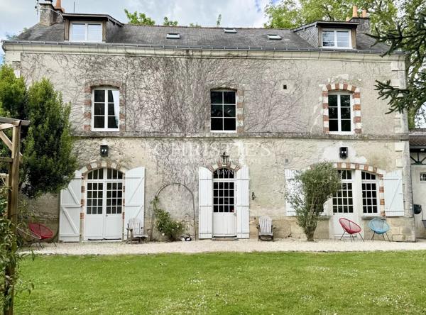Château historique de la vallée de la Loire, superbement rénové, dans son parc de 5 hectares.