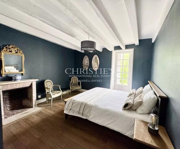 Château historique de la vallée de la Loire, superbement rénové, dans son parc de 5 hectares.