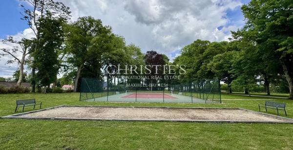 Château historique de la vallée de la Loire, superbement rénové, dans son parc de 5 hectares.