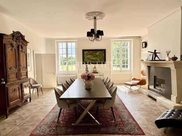 Château historique de la vallée de la Loire, superbement rénové, dans son parc de 5 hectares.