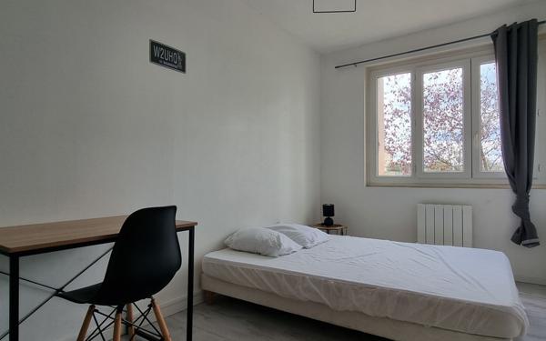 Appartement à louer    4 pièces •  Alès