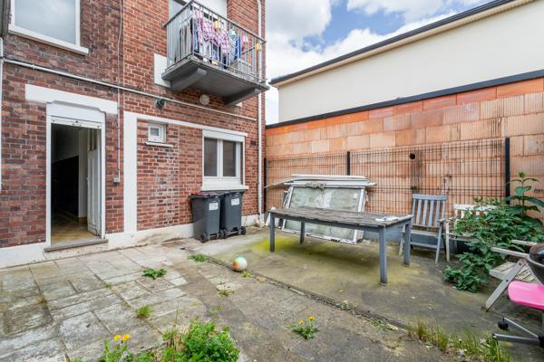 Immeuble
         5 pièces
        - 125 m² Exclusivité 299 000 € *