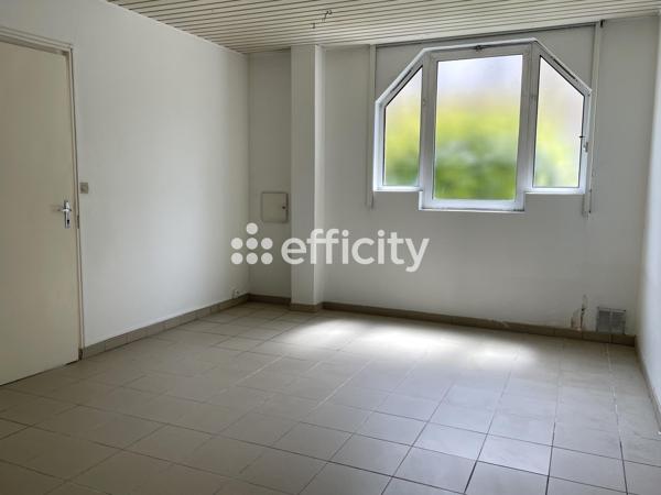 Appartement
         2 pièces
        - 52 m² 150 000 € *