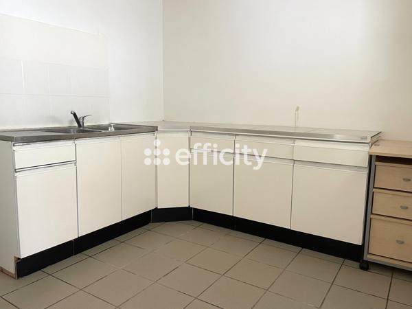 Appartement
         2 pièces
        - 52 m² 150 000 € *