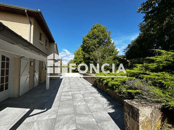 Location Maison 5 pièces 144 m² - 5 RUE FRANCOIS VILLON Puygouzon 81990