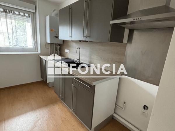 Location Appartement 3 pièces 64.55 m² - 3 PLACE KARINE RUBY Evreux 27000