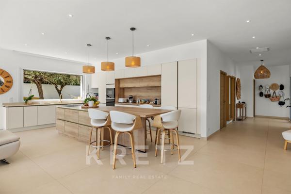 MAISON CONTEMPORAINE T6 300M2 PROCHE MER