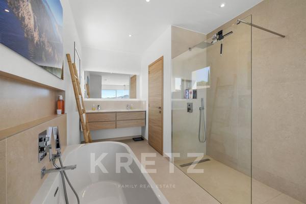MAISON CONTEMPORAINE T6 300M2 PROCHE MER
