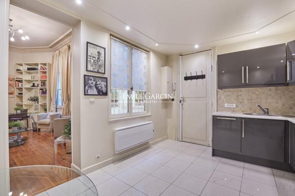 A VENDRE - Appartement Paris - 75001 - Place des Victoires - Palais Royal - 2 pièces - 1 chambre - 50 m²