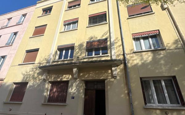 Appartement à vendre    2 pièces • 42 m2 Lyon 3
