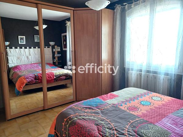 Maison
         4 pièces
        - 136 m² Bien prestige 869 000 € *