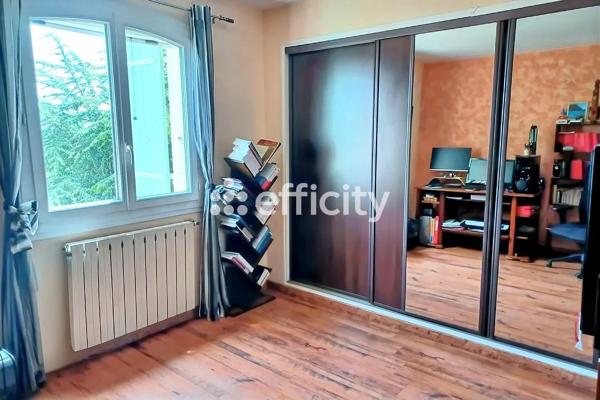 Maison
         4 pièces
        - 136 m² Bien prestige 869 000 € *