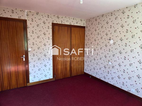 Maison deux ou trois chambres, garage, grenier et jardin !!