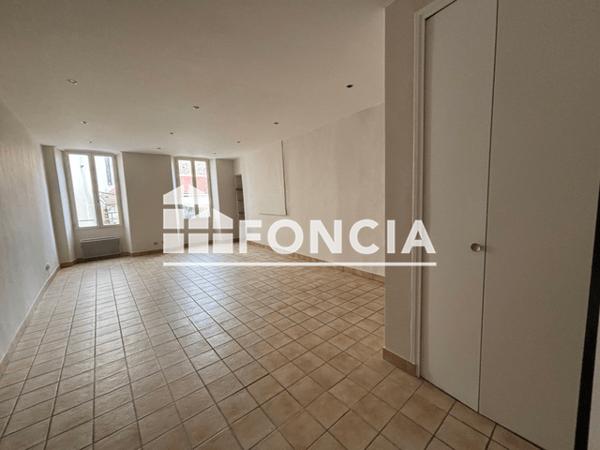 Location Appartement 2 pièces 53.6 m² - 19 RUE COLONEL ROUX Gap 05000