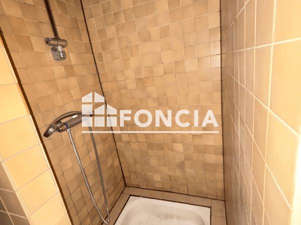 Location Appartement 2 pièces 53.6 m² - 19 RUE COLONEL ROUX Gap 05000