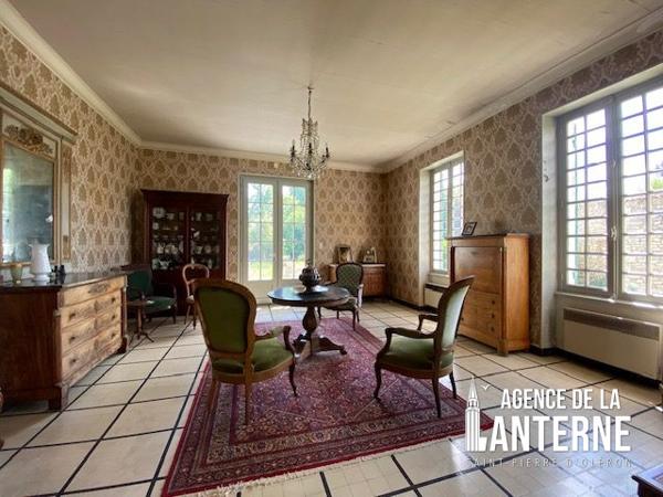 MAISON BOURGEOISE EN PIERRE DE 368 M² SUR UN TERRAIN DE 1150 M² environ