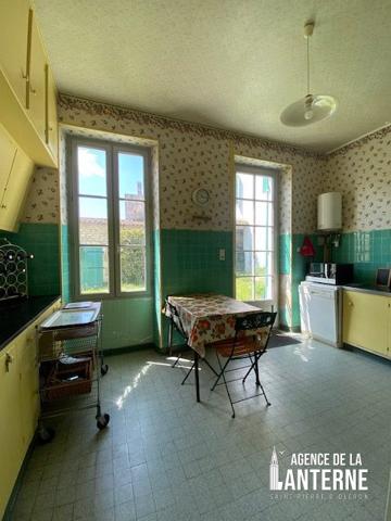 MAISON BOURGEOISE EN PIERRE DE 368 M² SUR UN TERRAIN DE 1150 M² environ