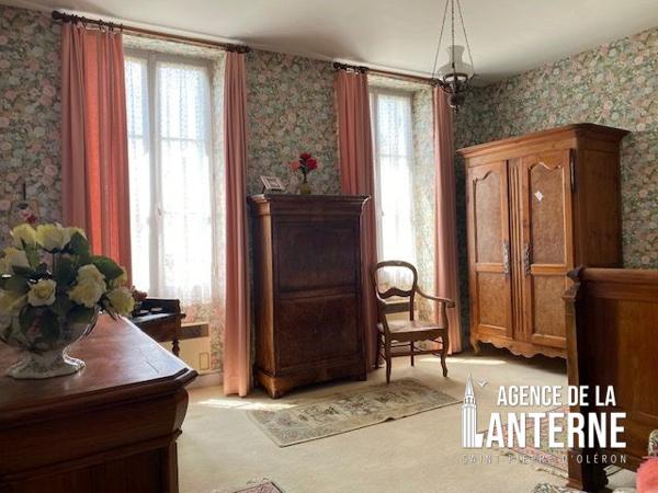 MAISON BOURGEOISE EN PIERRE DE 368 M² SUR UN TERRAIN DE 1150 M² environ