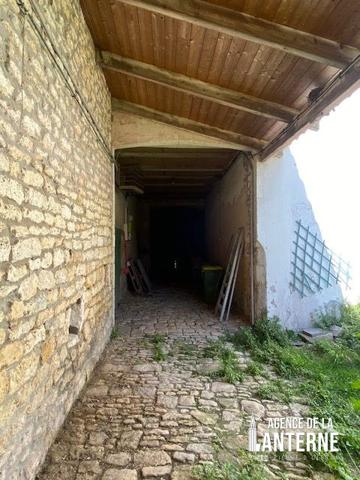 MAISON BOURGEOISE EN PIERRE DE 368 M² SUR UN TERRAIN DE 1150 M² environ