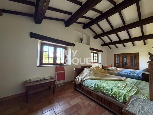Maison Le Thor 210 m² sur 2246 m² de terrain en campagne