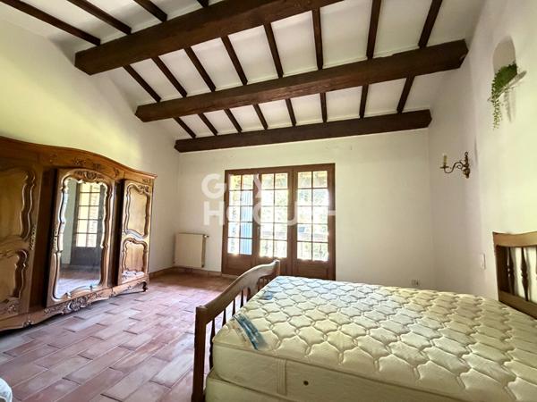 Maison Le Thor 210 m² sur 2246 m² de terrain en campagne